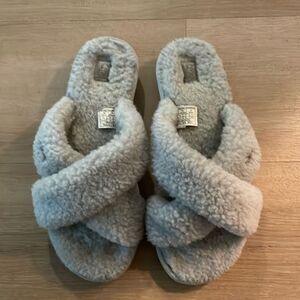 UGG Fuzzette Cross Strap Slippers Slides Size 10 Shearling